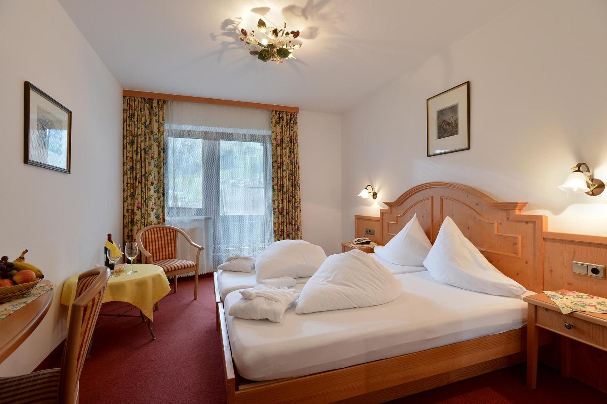 Hotel Schwarzer Adler ฮิพพาค ห้อง รูปภาพ