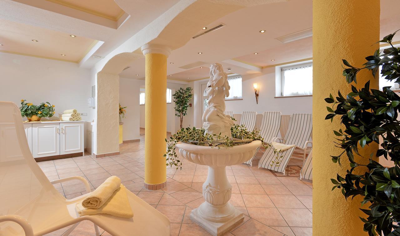 Hotel Schwarzer Adler ฮิพพาค ภายนอก รูปภาพ