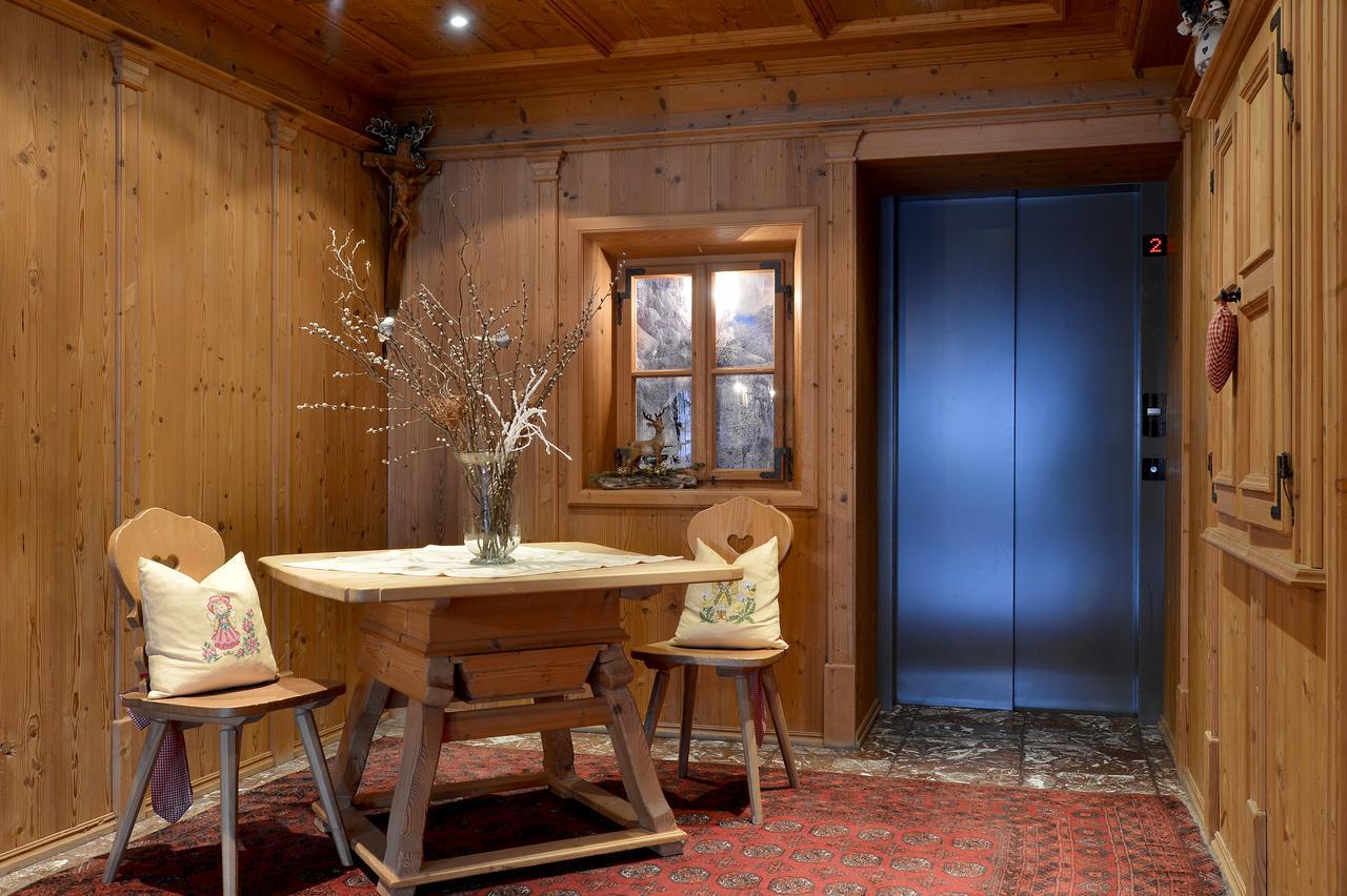 Hotel Schwarzer Adler ฮิพพาค ภายนอก รูปภาพ